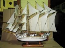 miniatur kapal esmeralda